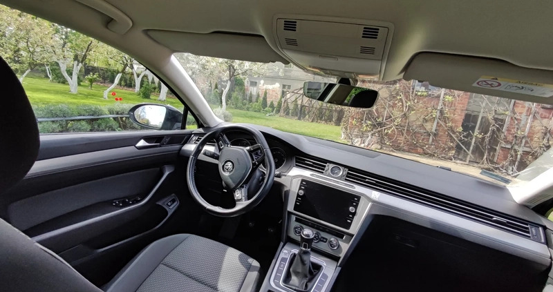 Volkswagen Passat cena 55900 przebieg: 307000, rok produkcji 2017 z Syców małe 137